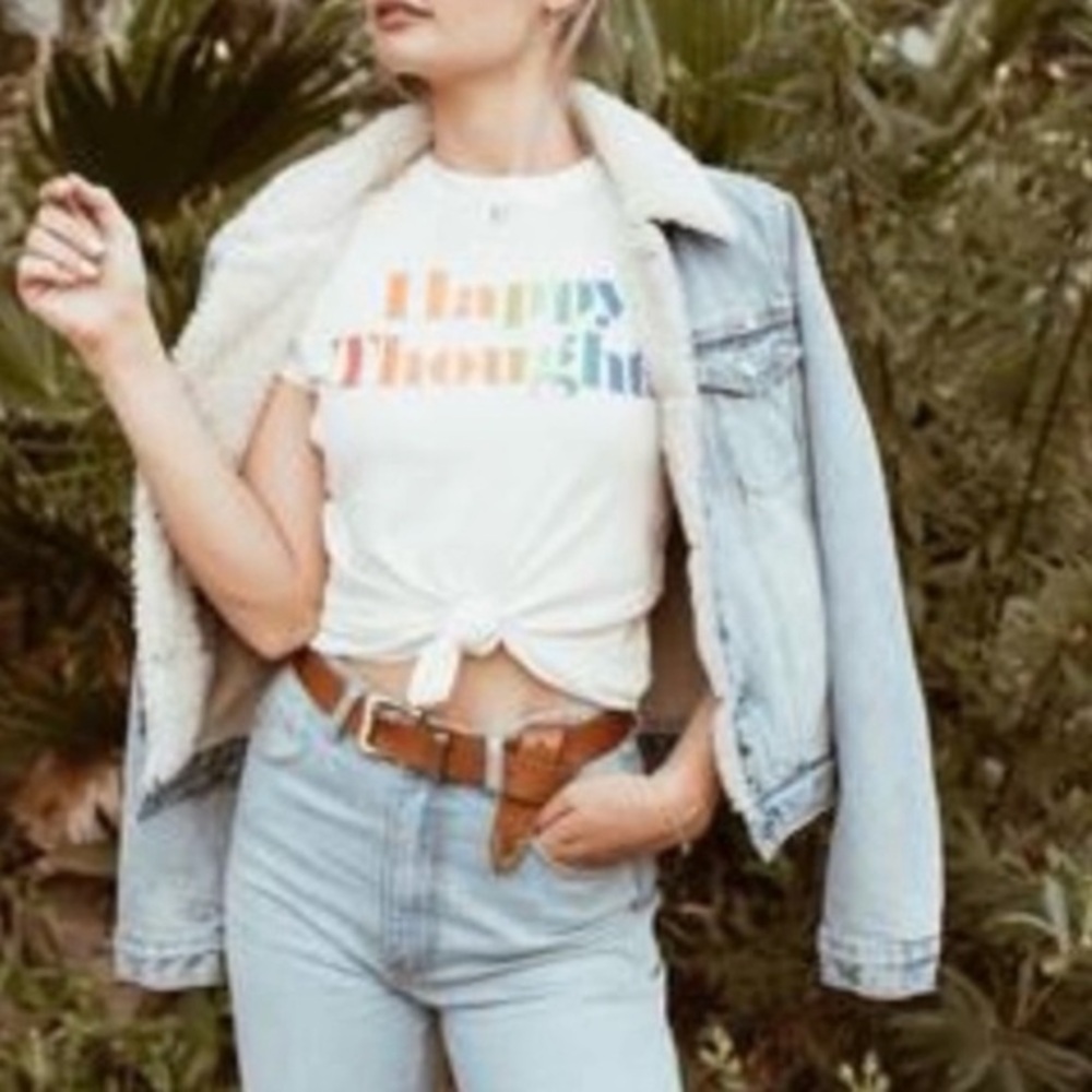 Chaser
HAPPY THOUGHTS GRAPHIC TEE M